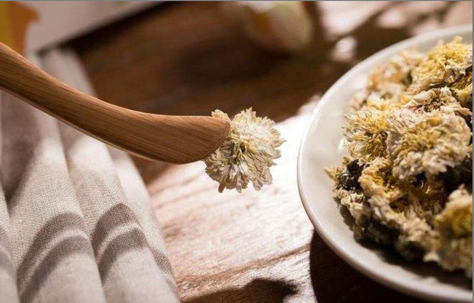 常喝菊花茶有什么好处 常喝菊花茶有什么好处