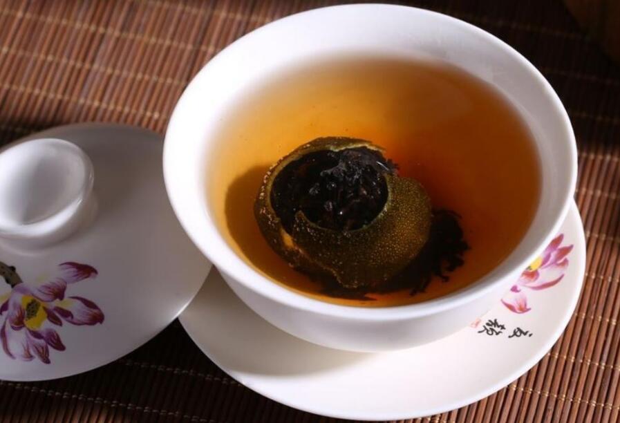 陈皮和普洱茶熟茶一起泡水的功效 陈皮和普洱茶熟茶一起泡水的功效