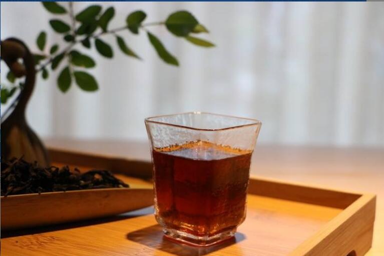 ����۲�Ҷ�ʺϵ���Ⱥ