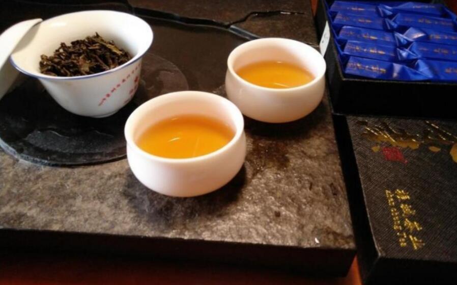 ������ʺ϶�����