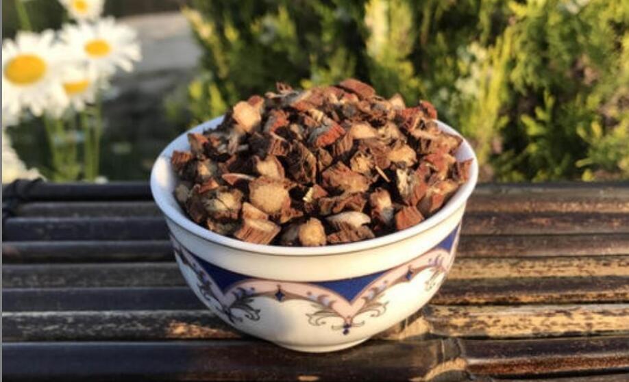 丹参茶的功效与作用及禁忌 丹参茶的功效与作用及禁忌