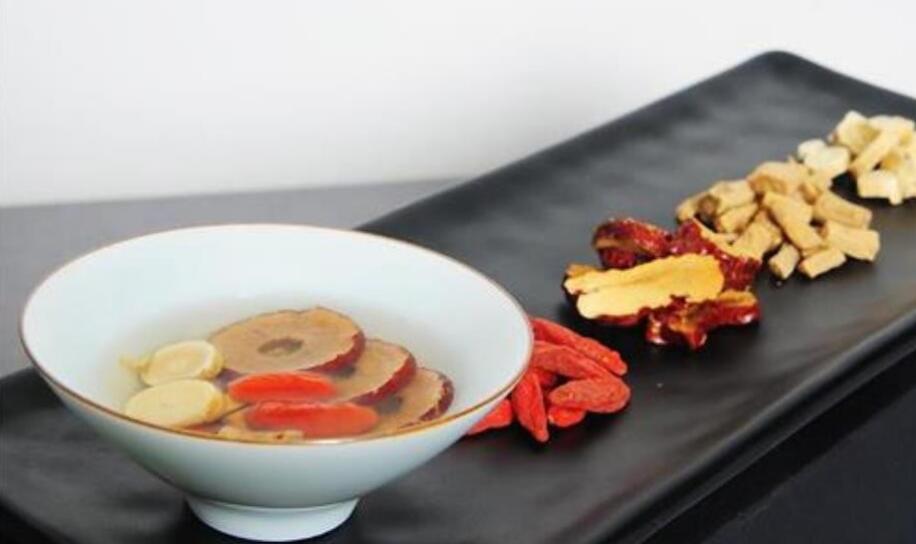 当归黄芪党参红枣枸杞桂圆茶的功效与作用 当归黄芪党参红枣枸杞桂圆茶的功效与作用