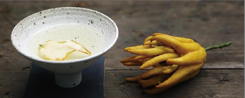 佛手泡水喝的功效与禁忌 佛手泡水喝的功效与禁忌