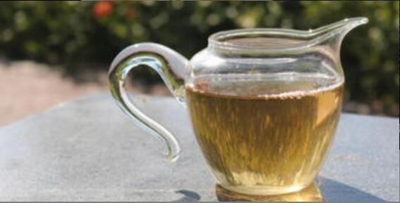 隔夜茶水的功效与作用 隔夜茶水的功效与作用