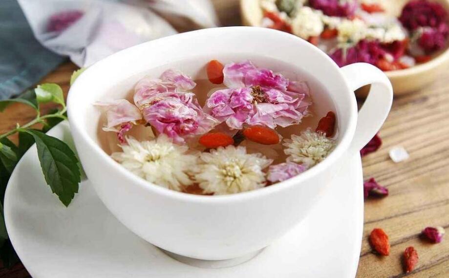 枸杞玫瑰花茶的功效与作用 枸杞玫瑰花茶的功效与作用