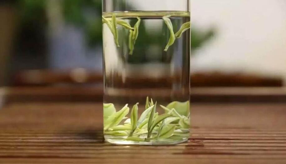 �Ȱ����ײ�ľŴ�Ч