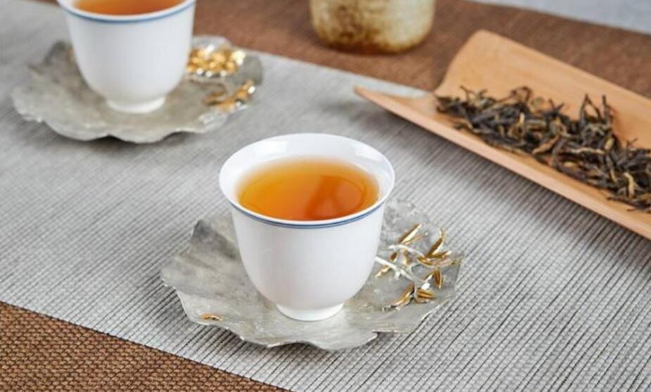 喝金骏眉有什么好处和坏处 喝金骏眉有什么好处和坏处