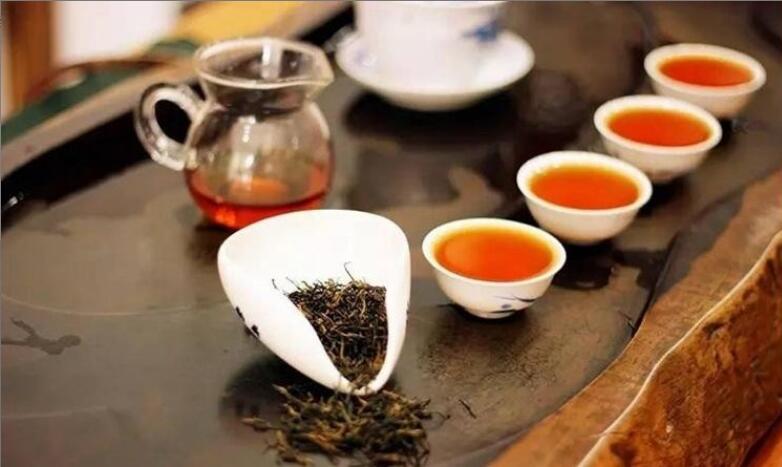 红茶的功效与作用适合什么季节喝 红茶的功效与作用适合什么季节喝