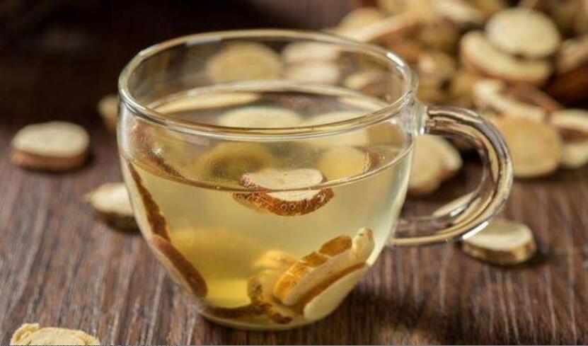 黄芪和菊花泡水喝有什么作用和功效 黄芪和菊花泡水喝有什么作用和功效