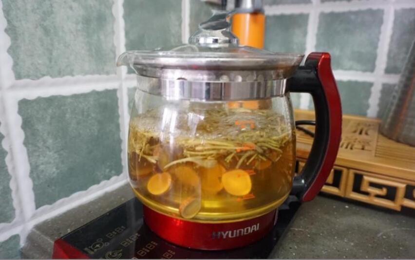 金银花和甘草泡水喝的功效和作用 金银花和甘草泡水喝的功效和作用