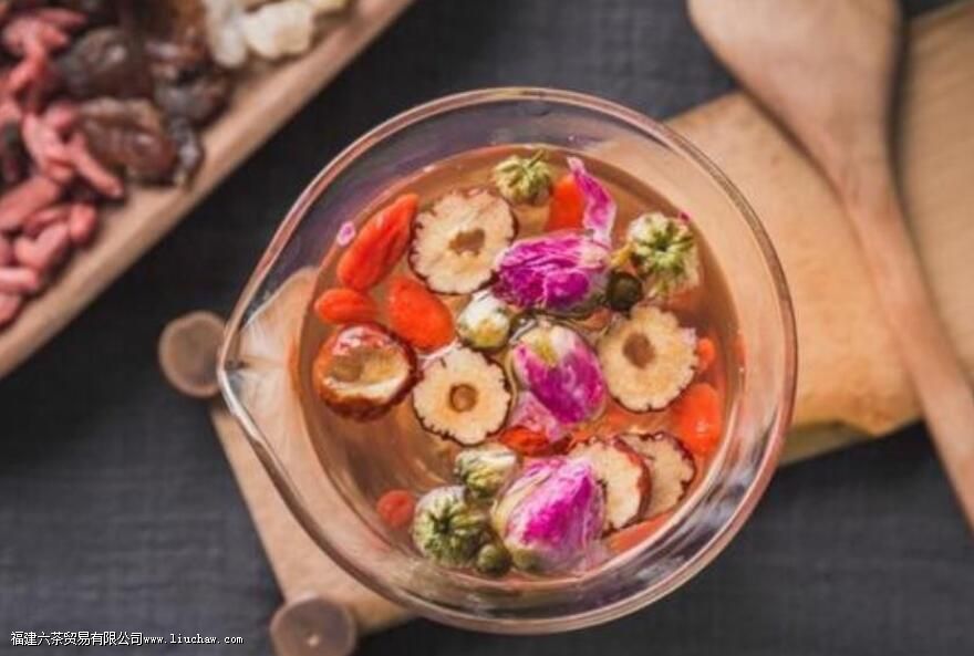 玫瑰花桂圆红枣枸杞茶生姜的功效与作用 玫瑰花桂圆红枣枸杞茶生姜的功效与作用