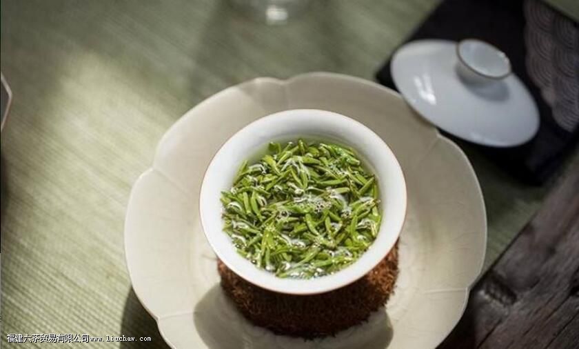 男人喝绿茶有什么好处 男人喝绿茶有什么好处