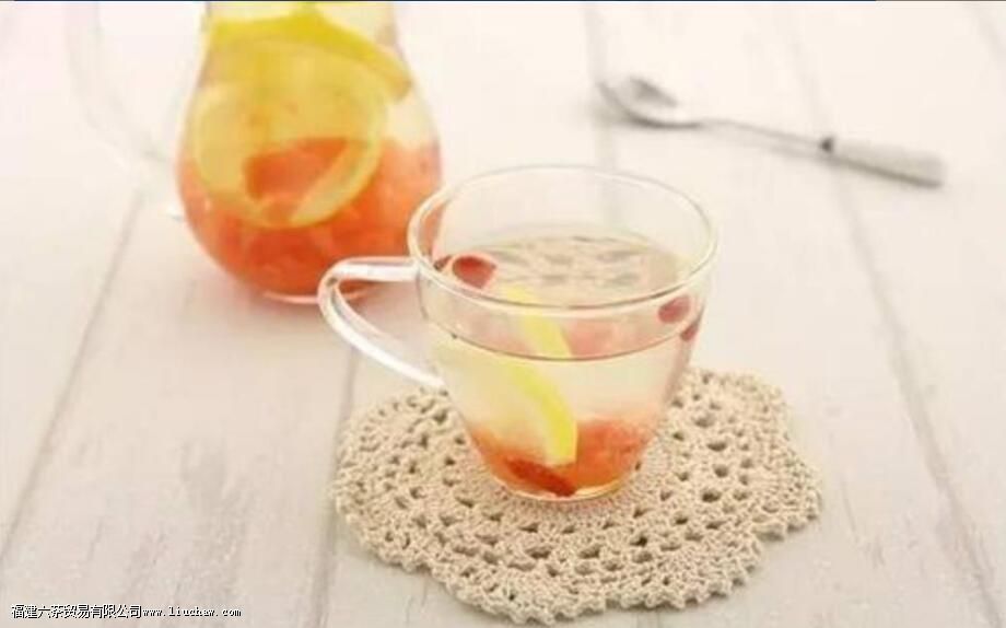 柠檬和枸杞一起泡水喝有什么功效 柠檬和枸杞一起泡水喝有什么功效