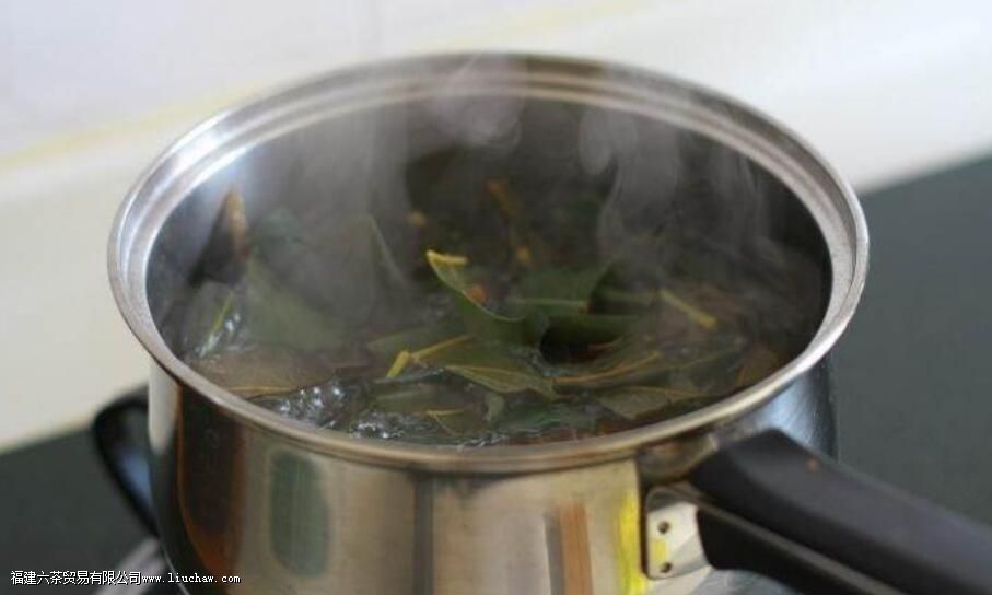 枇杷树叶子煮水喝的功效 枇杷树叶子煮水喝的功效