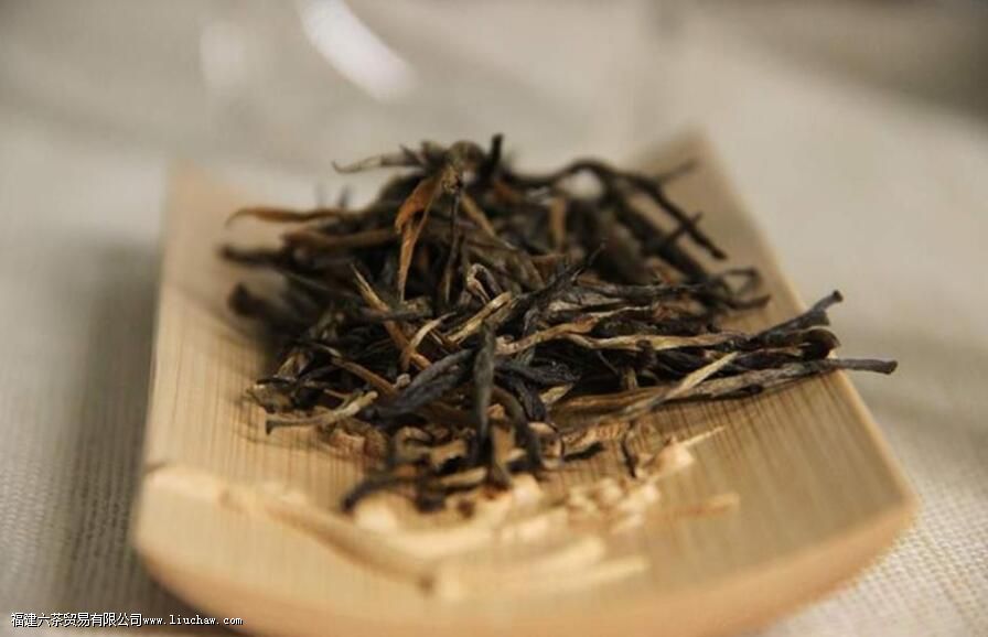 普洱红茶适合什么人喝 普洱红茶适合什么人喝