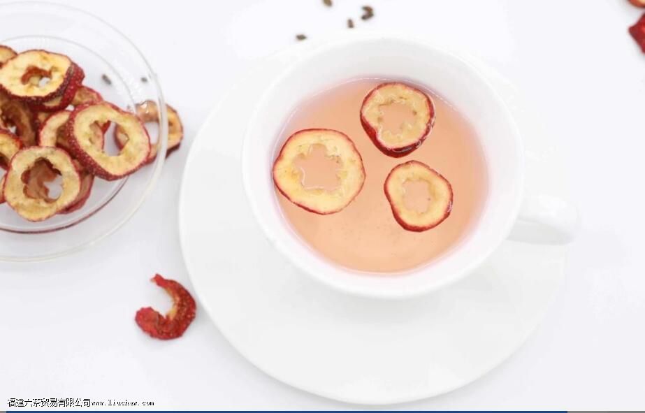 山楂干泡水的功效与作用及副作用 山楂干泡水的功效与作用及副作用