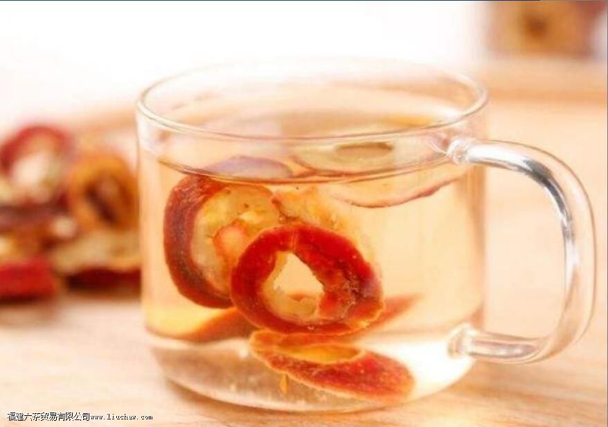 山楂干泡水的功效与作用及副作用 山楂干泡水的功效与作用及副作用