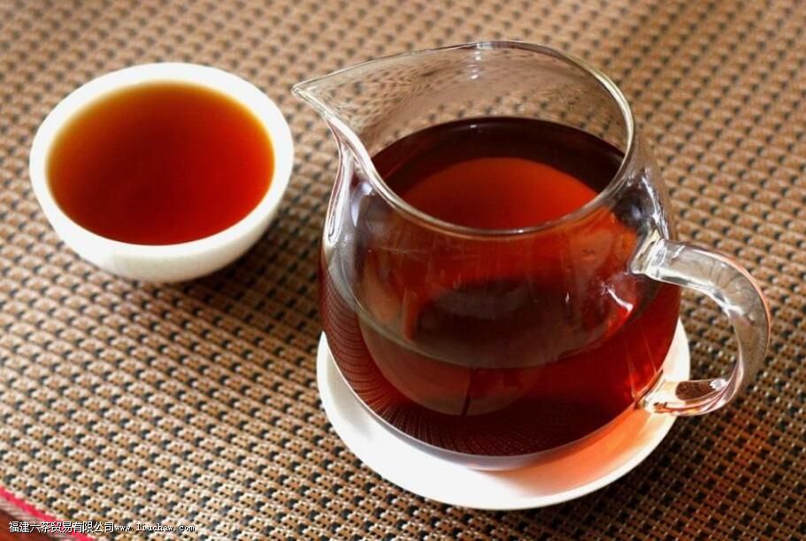 生普洱茶和熟普洱茶的功效与作用 生普洱茶和熟普洱茶的功效与作用