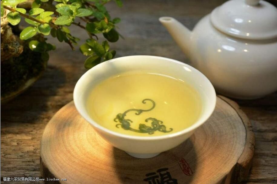 乌龙茶的主要保健功效 乌龙茶的主要保健功效