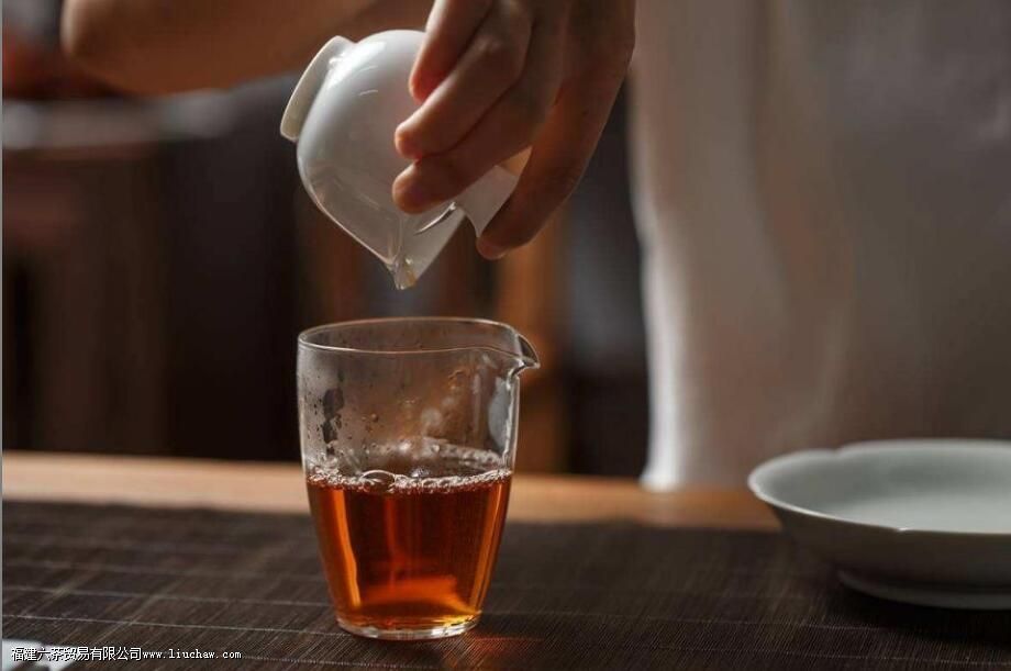 小孩喝红茶的功效与作用 小孩喝红茶的功效与作用