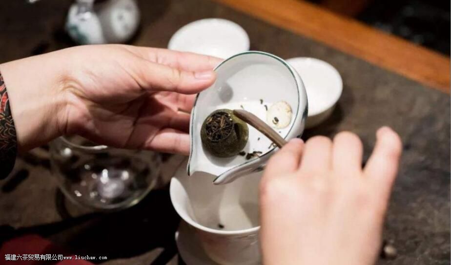 小青柑的功效与作用及食用方法 小青柑的功效与作用及食用方法