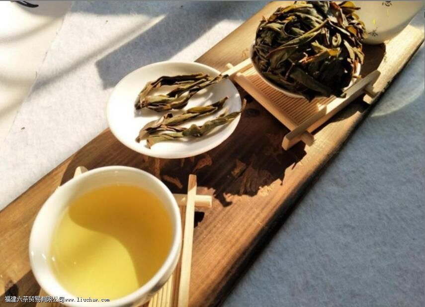 鸭屎香茶的功效与作用禁忌 鸭屎香茶的功效与作用禁忌