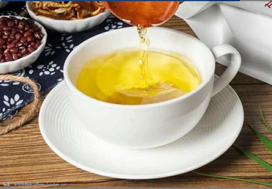 薏米赤小豆芡实的功效 薏米赤小豆芡实的功效