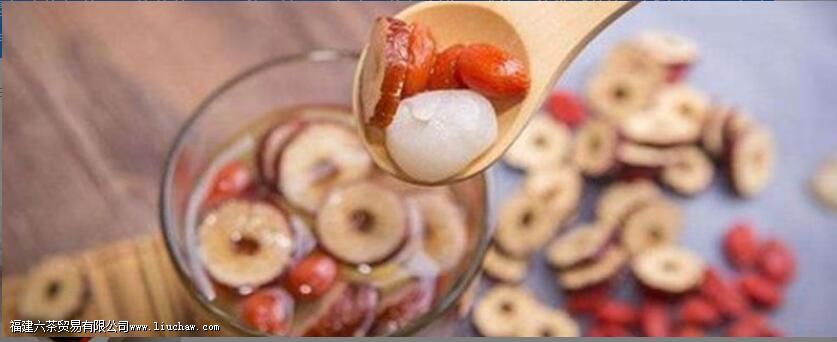 长期喝桂圆红枣枸杞茶有什么好处 长期喝桂圆红枣枸杞茶有什么好处