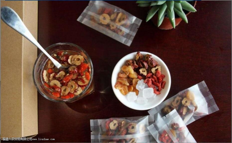 长期喝桂圆红枣枸杞茶有什么好处 长期喝桂圆红枣枸杞茶有什么好处