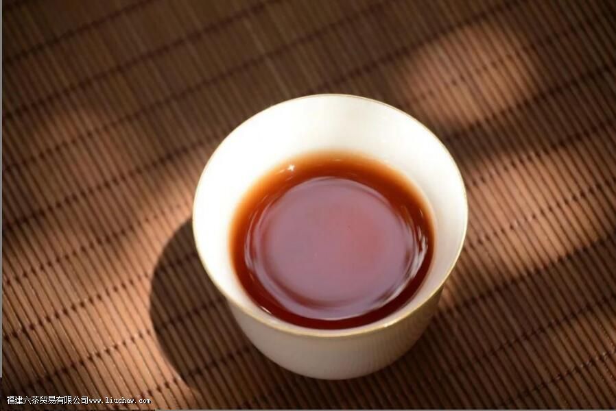 长期喝熟普洱茶的好处 长期喝熟普洱茶的好处