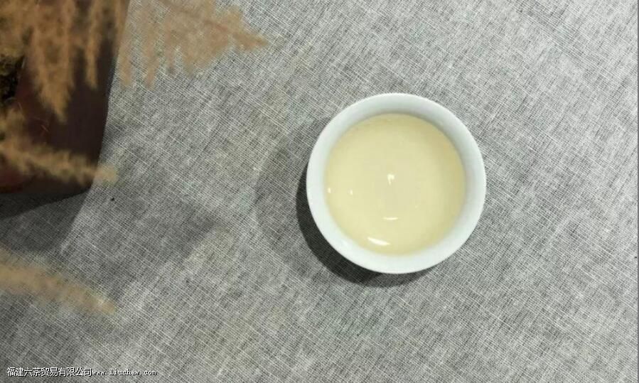 ���ײ�����������ڰײ����ɫ�����ֵܷ�����