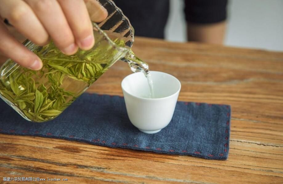 �����ײ�ͻƽ�ѿ�ĸ��������