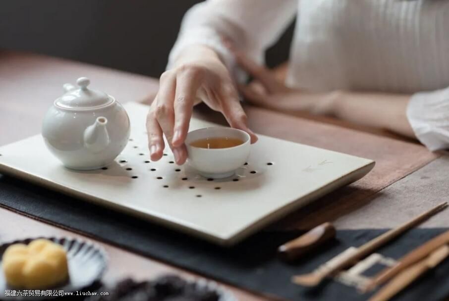 白茶的入口生津,是怎么感觉出来的 白茶的入口生津,是怎么感觉出来的