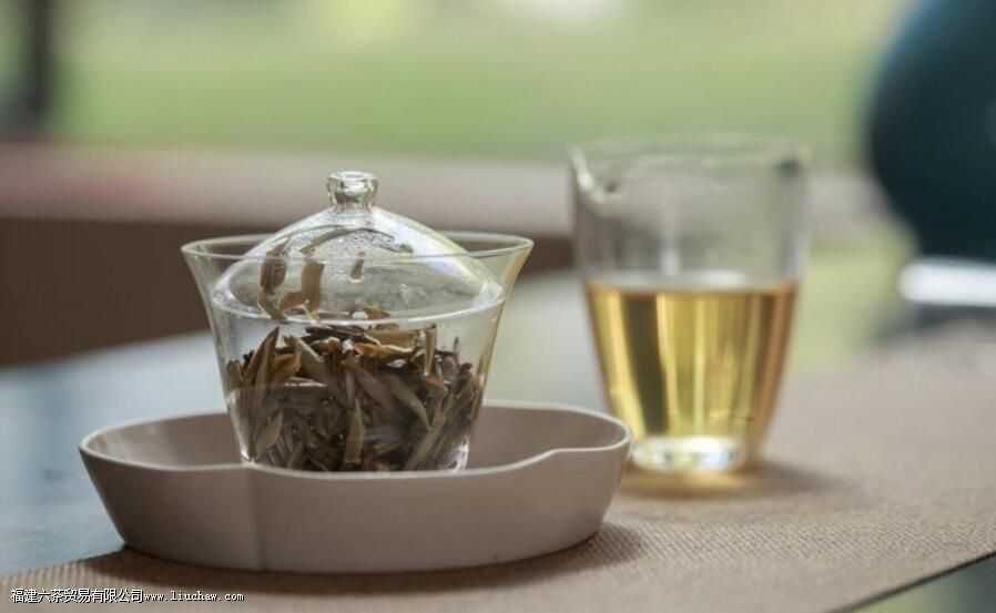 �ײ��ʺ�Ů�˺���