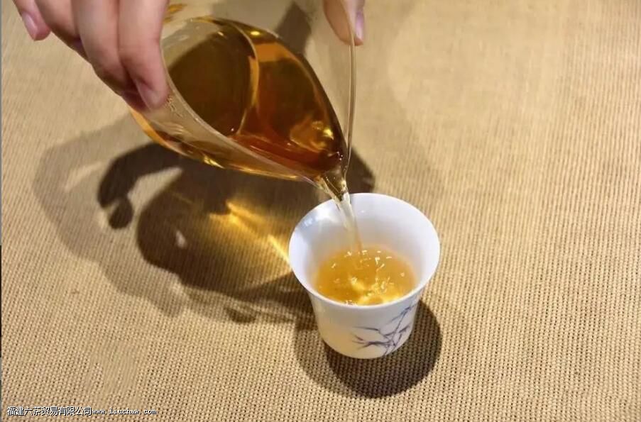 白茶适合什么季节喝 白茶适合什么季节喝