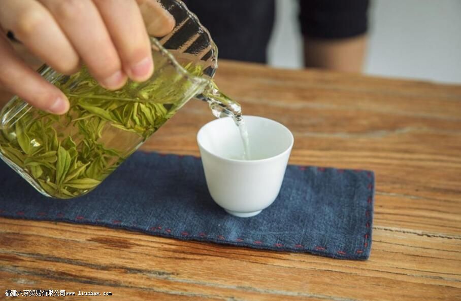 看、闻、摸、尝,实体店买茶这几个细节要注意 看、闻、摸、尝,实体店买茶这几个细节要注意