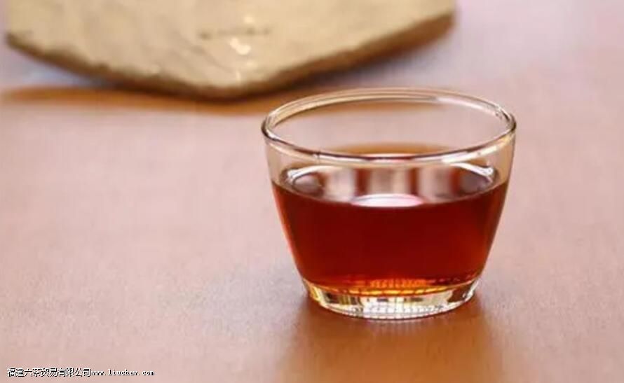 哪些茶叶泡出来汤色是血红色的 哪些茶叶泡出来汤色是血红色的