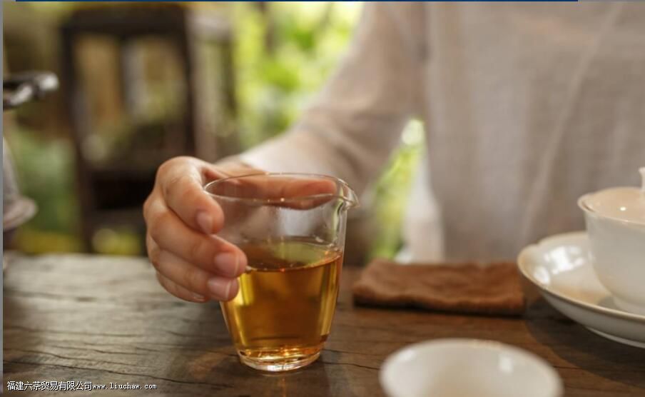 �ݲ��ô���ˮ���ǿ�Ȫˮ�ã��ܶ��˶�����