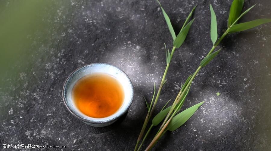 �ݲ��ô���ˮ���ǿ�Ȫˮ�ã��ܶ��˶�����