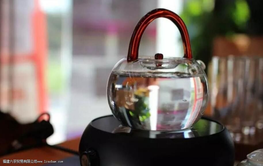 �ݲ��ô���ˮ�ã����ǿ�Ȫˮ��