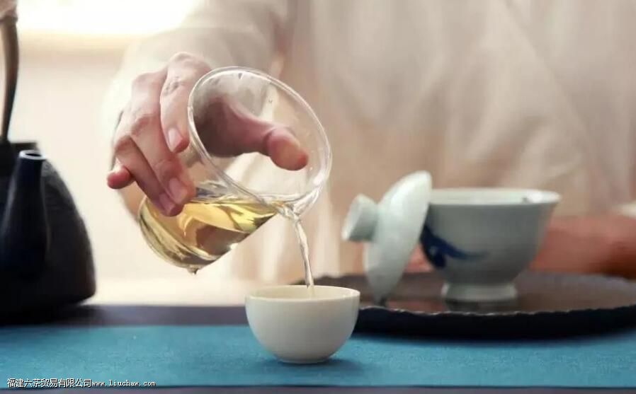 �ն���Ϊʲô���п�衢��� ���ߵı�������Щ