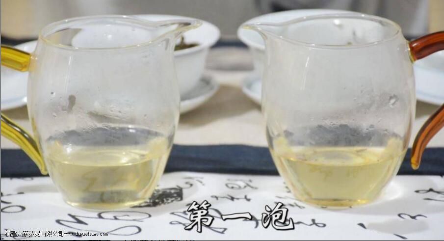 普洱台地茶和古树茶的区别 普洱台地茶和古树茶的区别