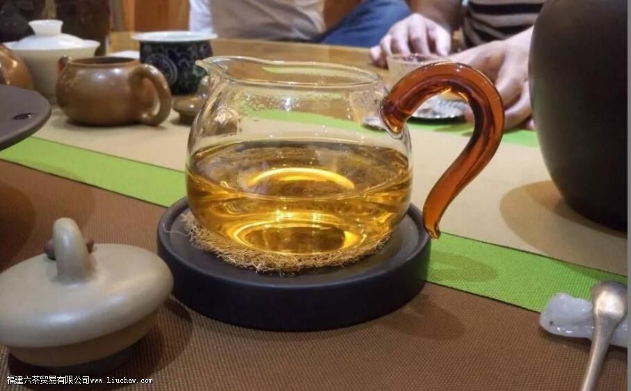 普洱台地茶和古树茶的区别 普洱台地茶和古树茶的区别