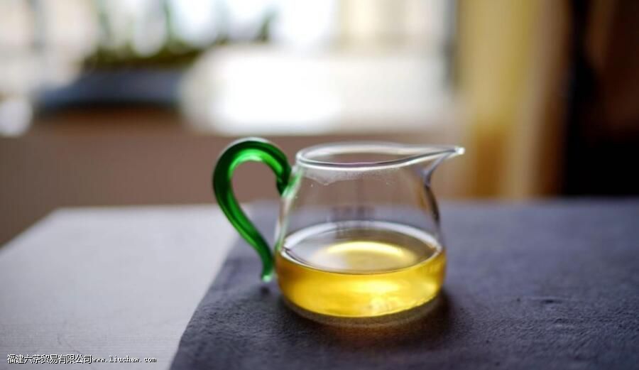 为什么喝完茶嗓子感觉干干的,原因竟是这些 为什么喝完茶嗓子感觉干干的,原因竟是这些