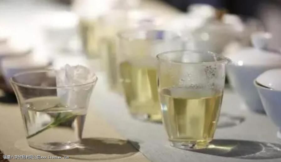 为什么喝完茶嗓子感觉干干的,原因竟是这些 为什么喝完茶嗓子感觉干干的,原因竟是这些