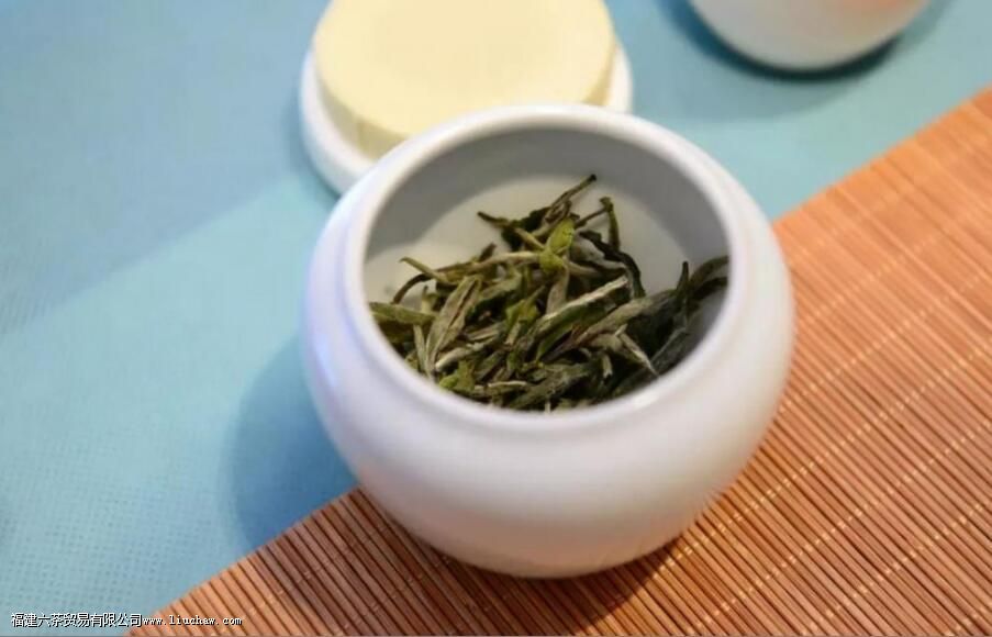 夏天喝什么茶女士 夏天喝什么茶女士