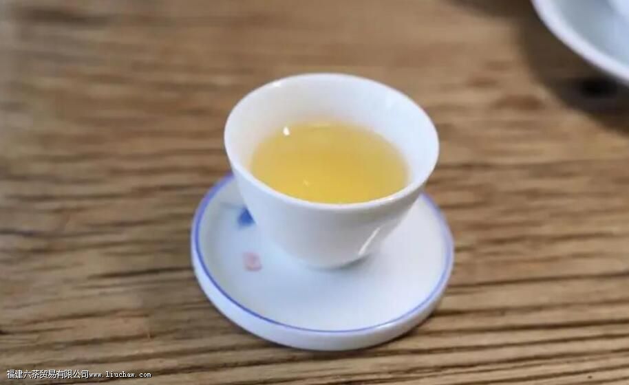 月光白属于白茶还是普洱茶 月光白属于白茶还是普洱茶