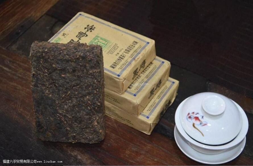 砖茶与饼茶的区别 砖茶与饼茶的区别