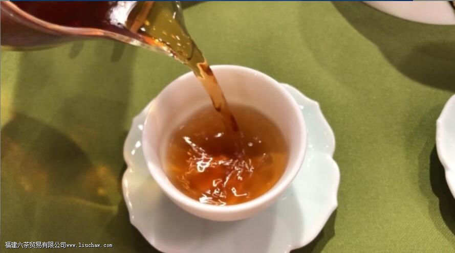 砖茶与饼茶的区别 砖茶与饼茶的区别