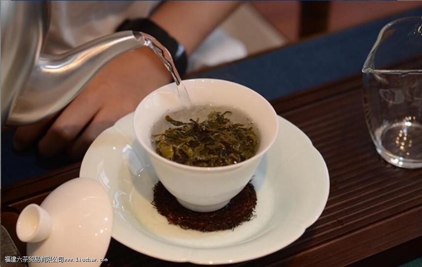 100毫升水配多少克茶叶 100毫升水配多少克茶叶